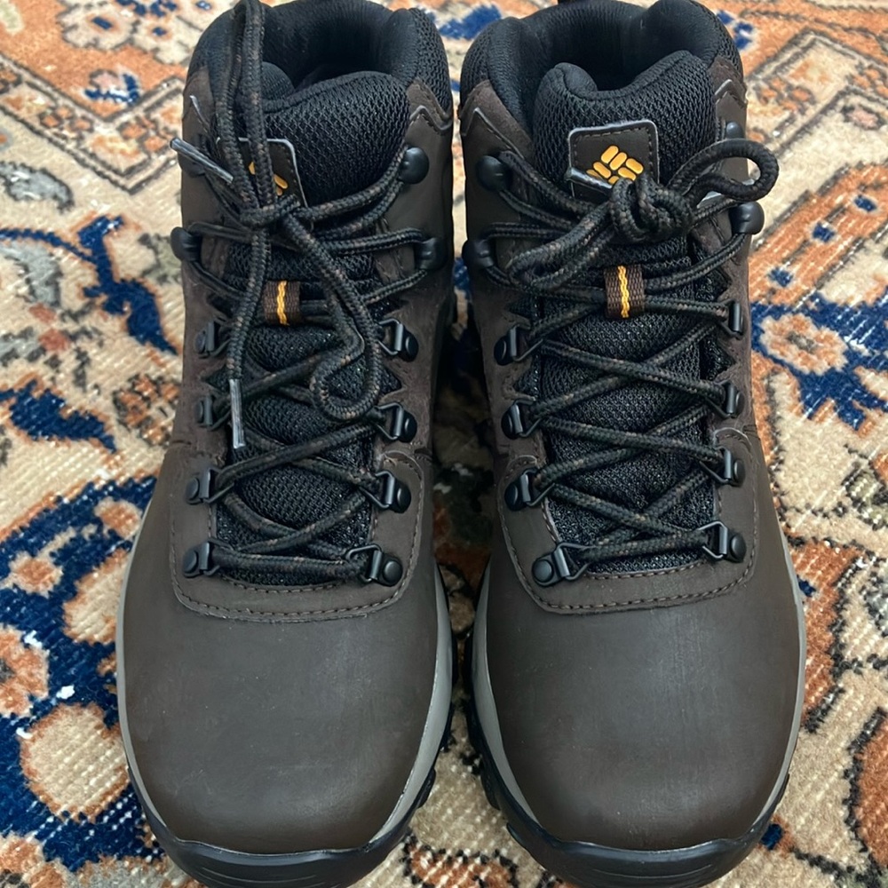 Columbia Men's Dark Brown Hiking Boots - Picture 7 of 10